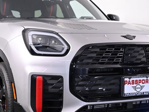Certified 2025 MINI Cooper Countryman John Cooper Works w/ Comfort Package Max AWD/4WD image 10