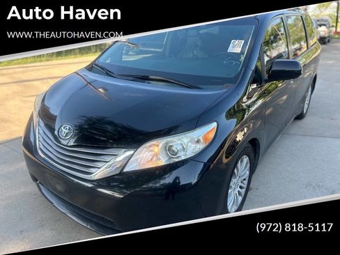 Used 2015 Toyota Sienna XLE FWD image 1