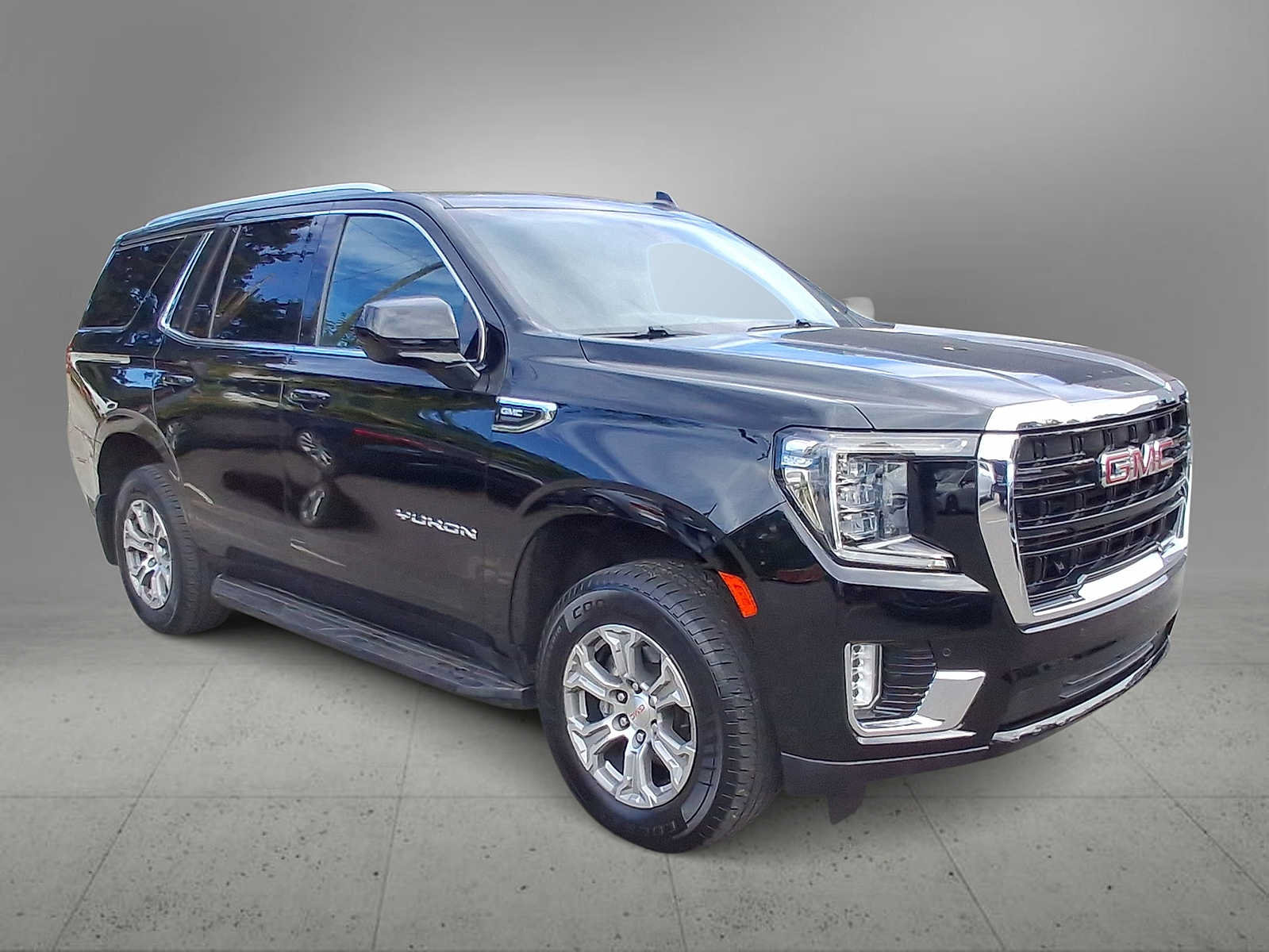 Used 2022 GMC Yukon SLE w/ Gmc Pro Safety Plus Package AWD/4WD image 2