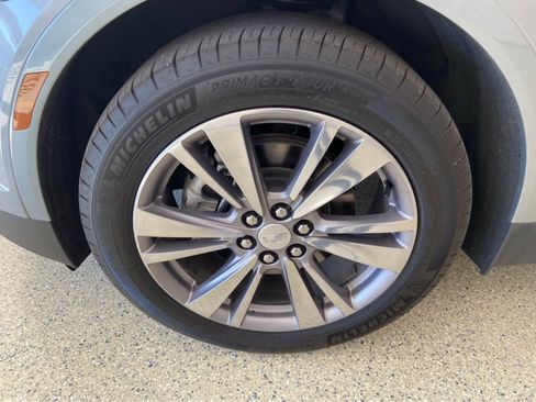 Used 2025 Cadillac XT5 Premium Luxury image 16