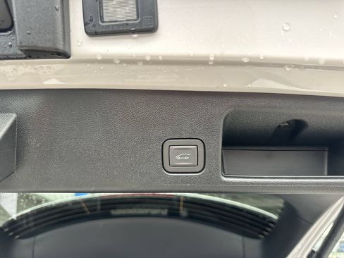 Used 2024 Chevrolet Equinox EV LT w/ Active Safety Package 3 FWD image 25
