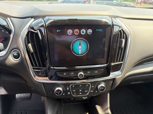 Used 2019 Chevrolet Traverse LT FWD image 22