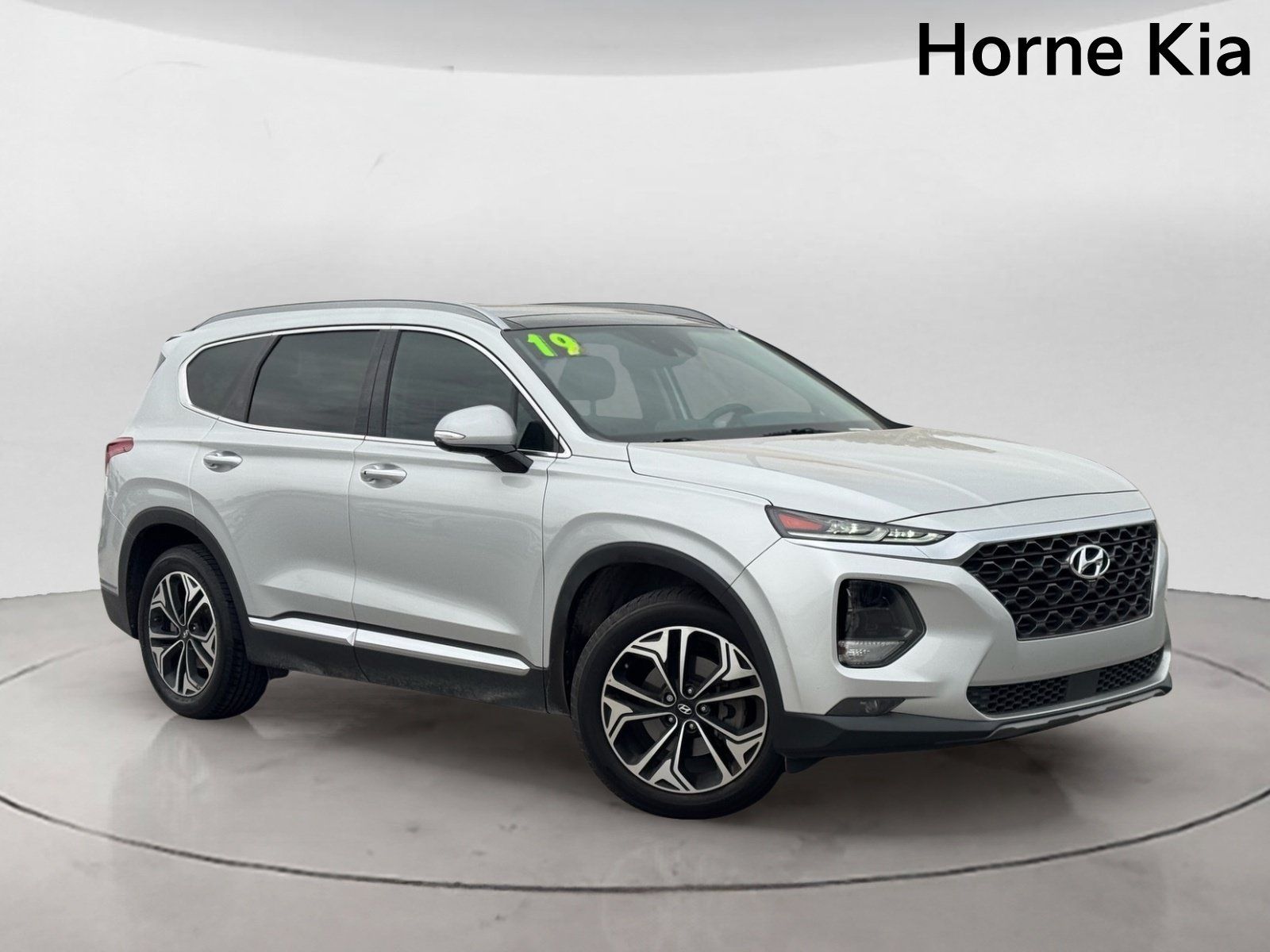 Used 2019 Hyundai Santa Fe FWD w/ Cargo Package image 2