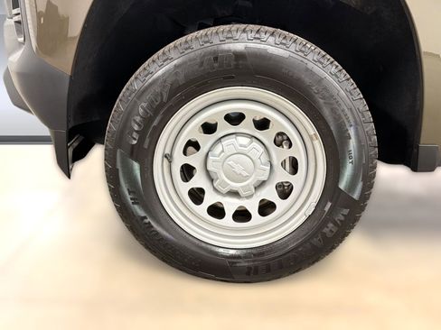 Used 2024 Chevrolet Colorado W/T image 11