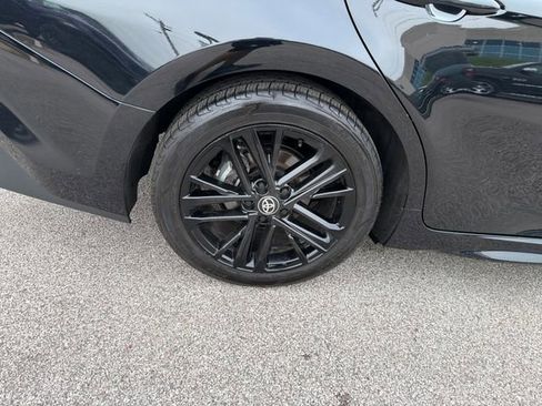 Used 2025 Toyota Camry SE image 40