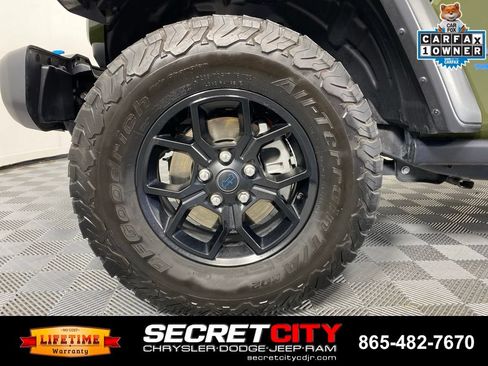 Used 2024 Jeep Wrangler Unlimited AWD/4WD image 9