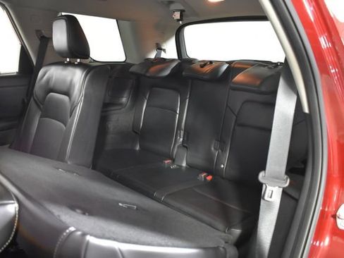Used 2024 Nissan Pathfinder SL AWD/4WD image 32