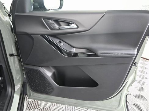 New 2026 Chevrolet Equinox LT w/ Convenience Package II AWD/4WD image 12