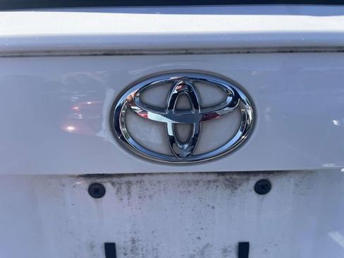 Used 2019 Toyota RAV4 XLE w/ Convenience Package FWD image 10