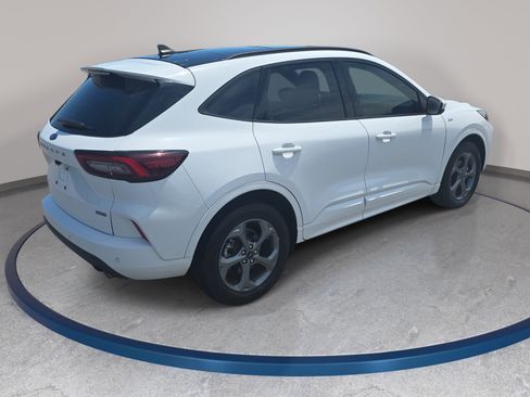 Used 2023 Ford Escape ST-Line Select w/ Tech Pack #1 AWD/4WD image 5