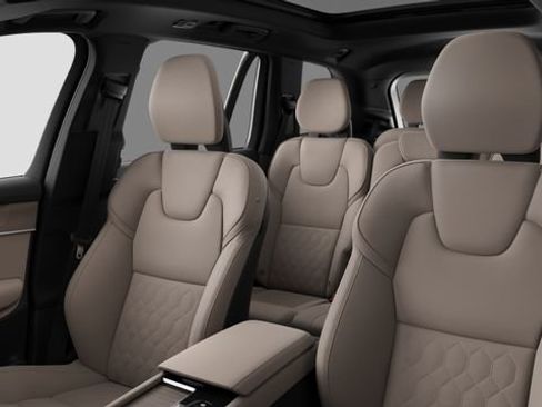 New 2026 Volvo XC90 B5 Plus w/ Protection Package Premier AWD/4WD image 9