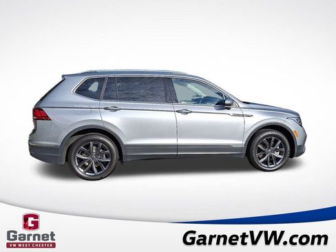 Certified 2022 Volkswagen Tiguan SE image 8