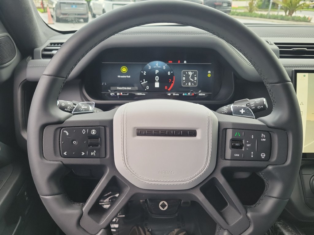 Used 2026 Land Rover Defender 110 OCTA AWD/4WD image 28