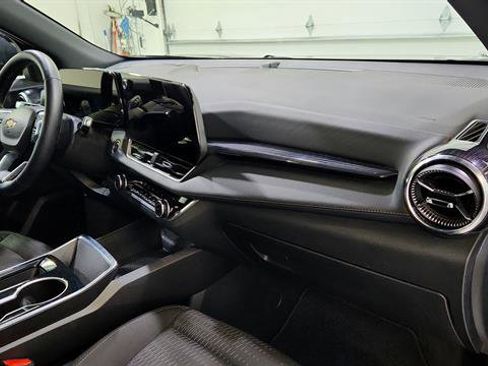 Used 2025 Chevrolet Equinox LT image 25