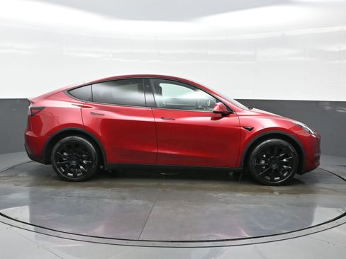 Used 2024 Tesla Model Y Long Range AWD/4WD image 7