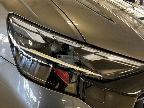 Used 2024 Audi Q8 Premium Plus image 26