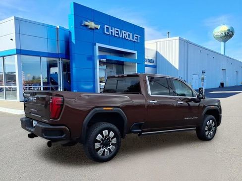 Used 2024 GMC Sierra 2500 Denali Ultimate w/ Max Trailering Package image 3