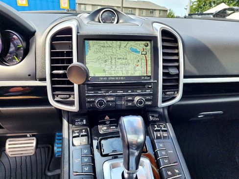 Used 2016 Porsche Cayenne S image 20