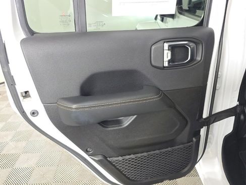Used 2025 Jeep Wrangler Unlimited Sahara w/ Safety Group AWD/4WD image 32