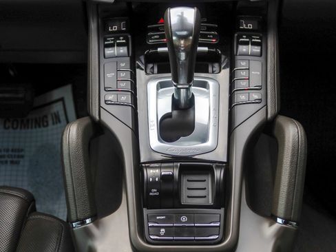 Used 2016 Porsche Cayenne S w/ Premium Package AWD/4WD image 19