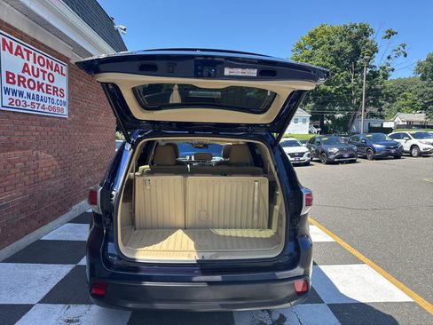 Used 2016 Toyota Highlander XLE AWD/4WD image 39