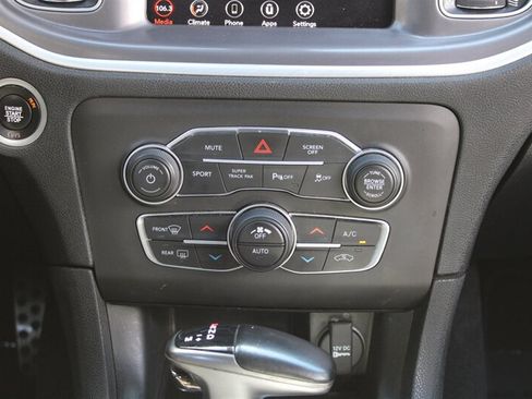 Used 2022 Dodge Charger R/T RWD image 27