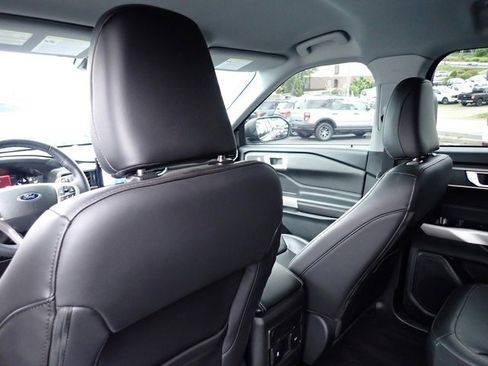 Certified 2023 Ford Explorer XLT w/ Equipment Group 202A image 17