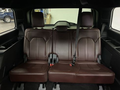 Used 2022 Ford Expedition Limited image 17