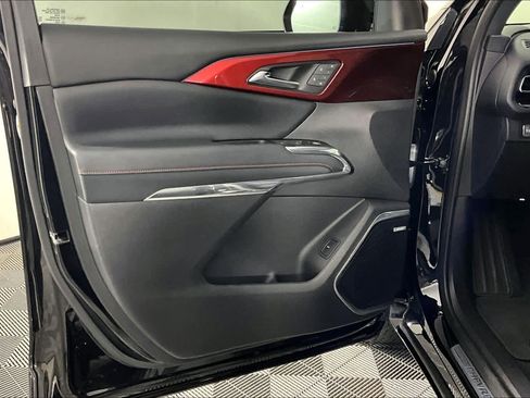 Certified 2024 Chevrolet Traverse RS image 22