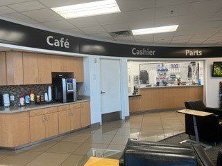 Used 2014 Ford F150 FX4 w/ Equipment Group 402A Luxury AWD/4WD image 16