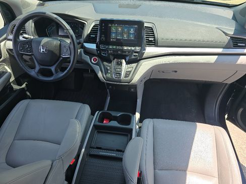 Used 2024 Honda Odyssey EX-L image 18