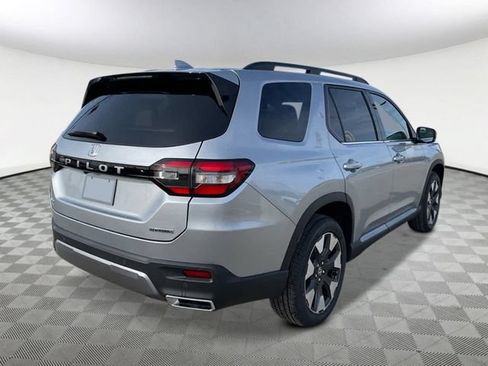 New 2026 Honda Pilot Touring image 6