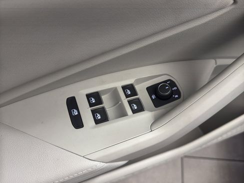 New 2025 Volkswagen Jetta S image 9