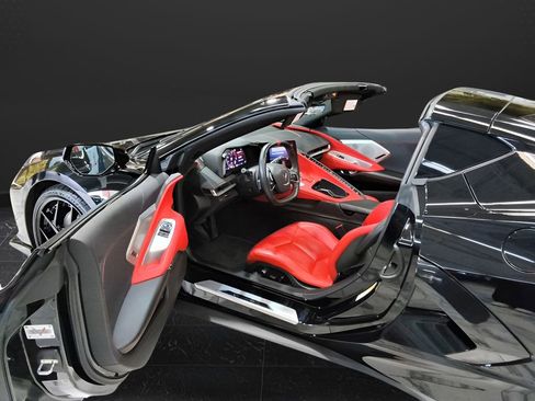 Used 2021 Chevrolet Corvette Stingray Preferred Cpe w/ Z51 Performance Package image 19