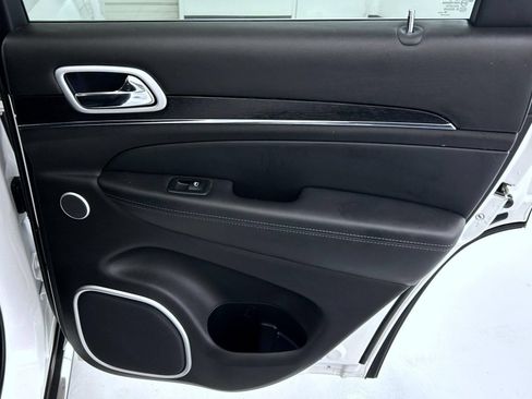 Used 2020 Jeep Grand Cherokee Summit AWD/4WD image 17