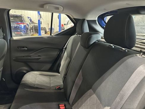 Used 2019 Nissan Kicks SV FWD image 31