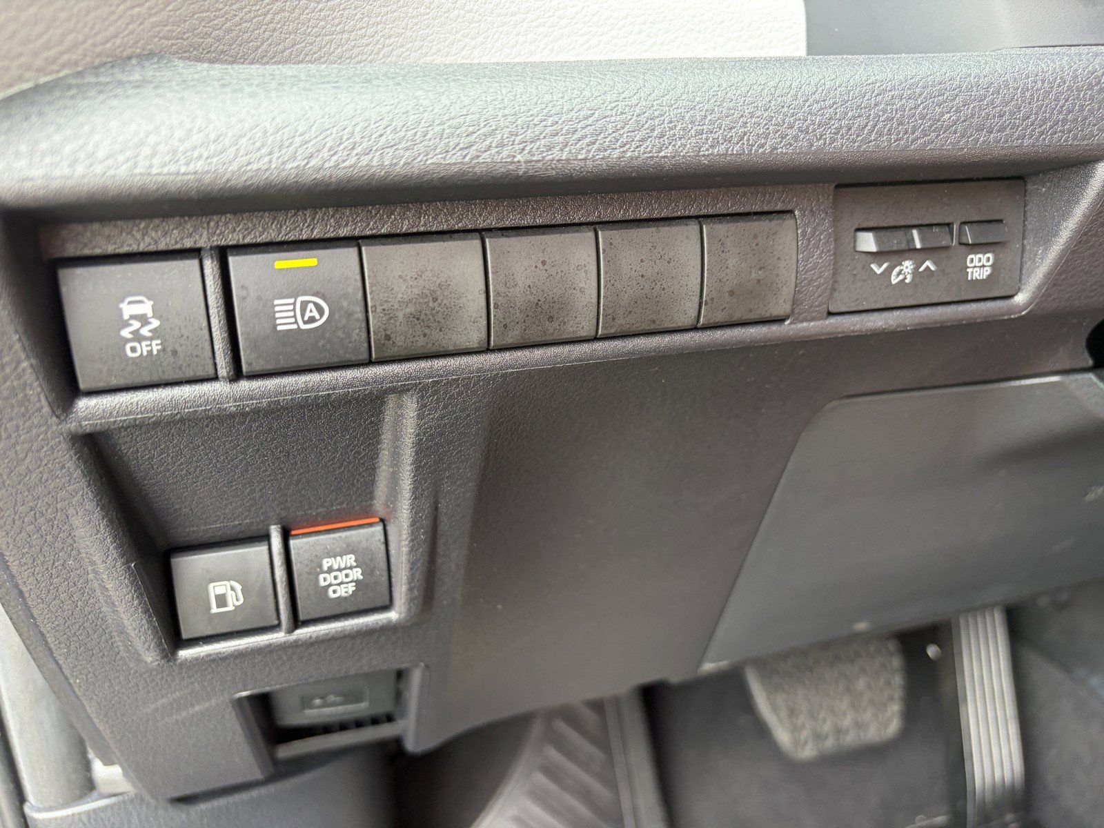 Used 2026 Toyota Sienna XLE FWD image 26