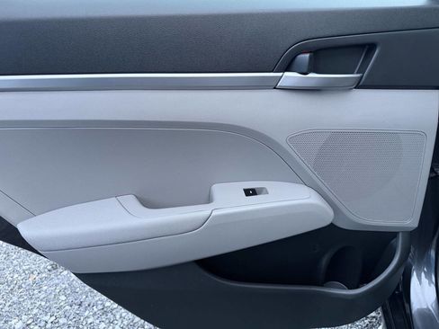 Used 2020 Hyundai Elantra SE w/ Cargo Package (C1) image 35