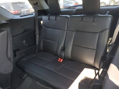 Used 2023 Ford Explorer XLT w/ Equipment Group 202A AWD/4WD image 13
