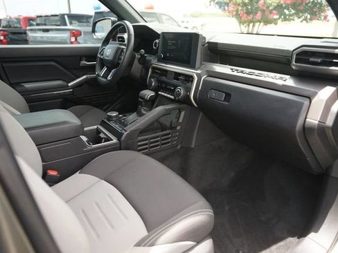 Used 2024 Toyota Tacoma TRD Off-Road AWD/4WD image 17