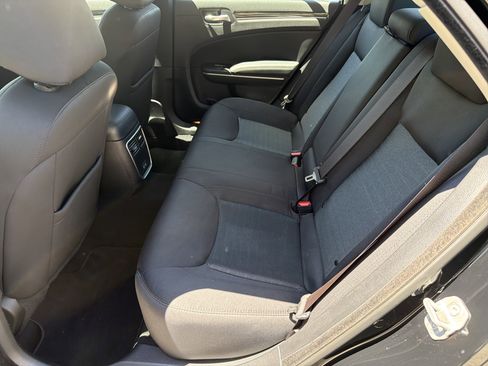 Used 2022 Chrysler 300 Touring w/ Sport Appearance Package RWD image 15