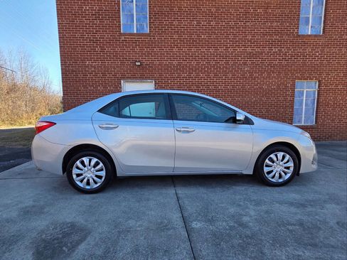 Used 2017 Toyota Corolla LE image 4