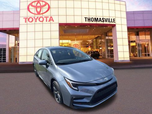 New 2025 Toyota Corolla SE image 3