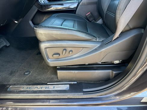 Used 2015 GMC Sierra 2500 Denali w/ Duramax Plus Package image 12