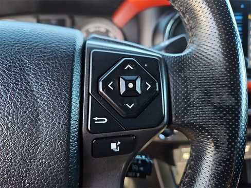 Used 2016 Toyota Tacoma TRD Off-Road w/ Towing Package image 29