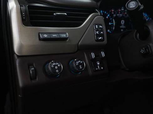 Used 2017 GMC Yukon Denali image 25