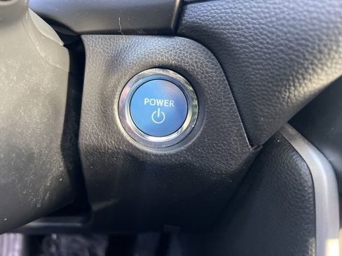 Used 2022 Toyota RAV4 XLE image 60