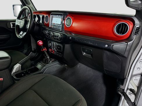 Used 2018 Jeep Wrangler Unlimited Rubicon image 28