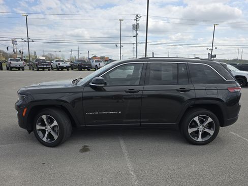 Certified 2023 Jeep Grand Cherokee Limited w/ Luxury Tech Group II image 24