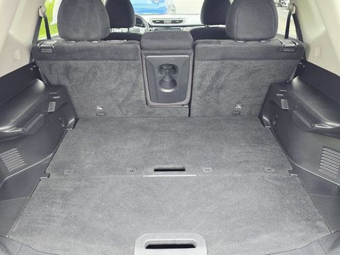 Used 2014 Nissan Rogue SV AWD/4WD image 12